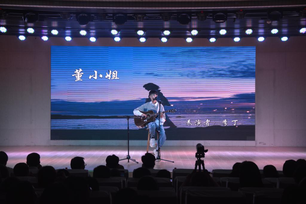 beat365平台官方网站成功举办2019届优秀毕业生颁奖典礼暨欢送毕业生晚会