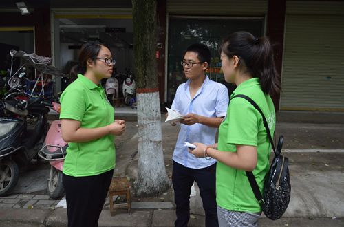 beat365平台官方网站组织开展党风建设进社区志愿宣传活动