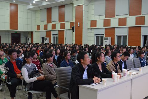 beat365平台官方网站成功召开2016级新生入学安全教育讲座