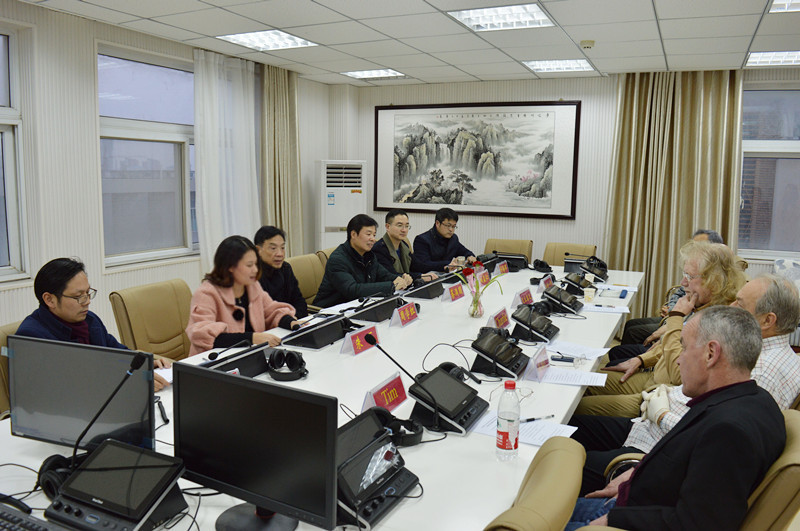  beat365平台官方网站召开外籍教师座谈会