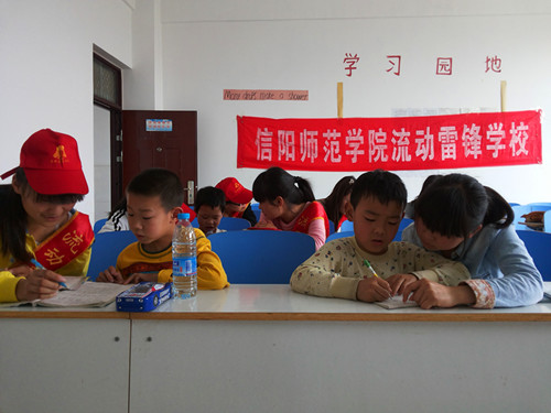 beat365平台官方网站“流动雷锋学校”火热进行中