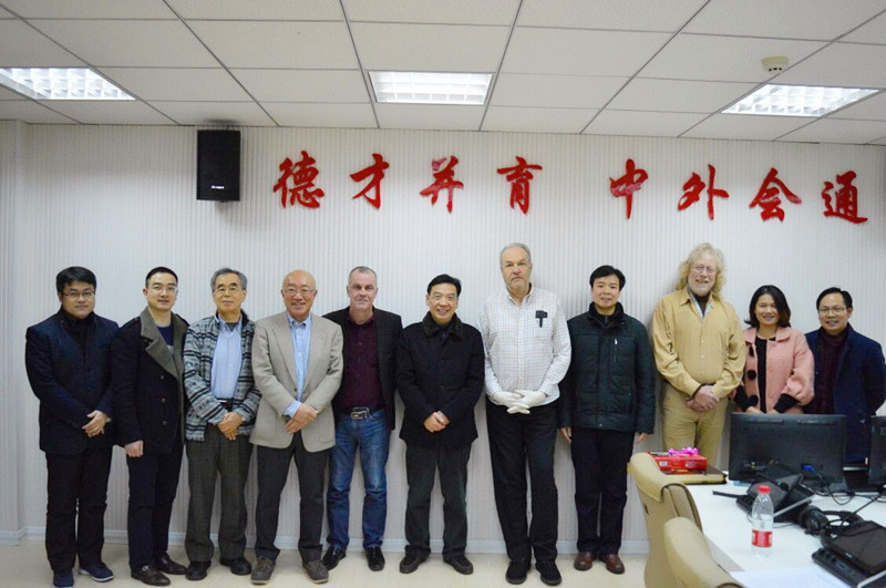  beat365平台官方网站召开外籍教师座谈会